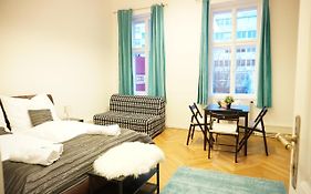 Urban City Apartment - Contactless Check-In
